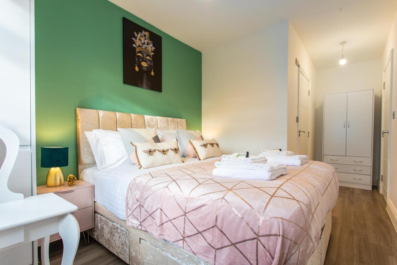 Hatfield Haven - Modern 2-Bed Retreat Near Uni, Business Park & City Center, Free Parking, Big Savings On Longer Stays Ngoại thất bức ảnh