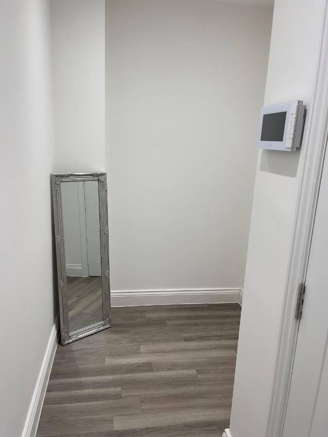 Hatfield Haven - Modern 2-Bed Retreat Near Uni, Business Park & City Center, Free Parking, Big Savings On Longer Stays Ngoại thất bức ảnh
